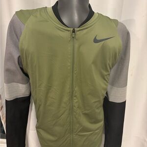 Nike Men's Green Aerolayer Dri fit golf jacket medium